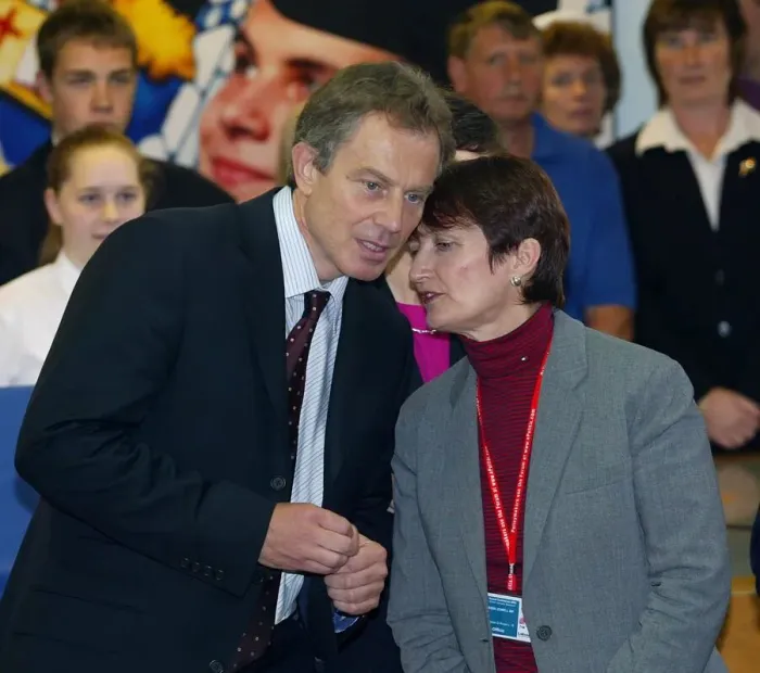 Framed Print : Tony Blair opens Blackpool Cllegiate School with Jessa Jowell and Estelle Morris. 1990s Framed Print : Tony Blair opens Blackpool Cllegiate School with Jessa Jowell and Estelle Morris. 1990s