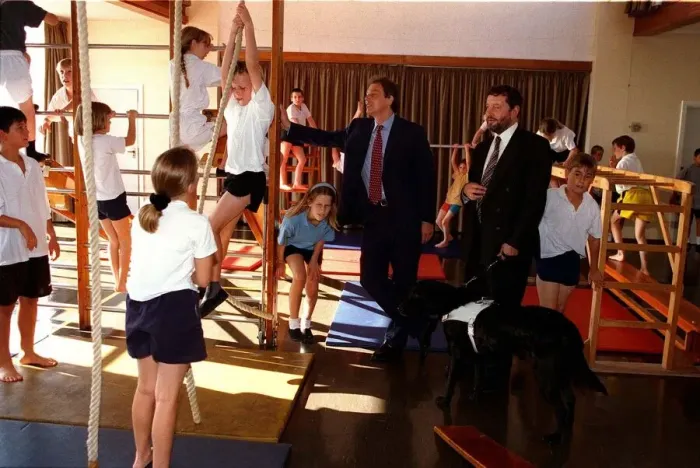 Framed Print : Tony Blair PM and David Blunkett Education Secretary watch a class in the gymnasium at St