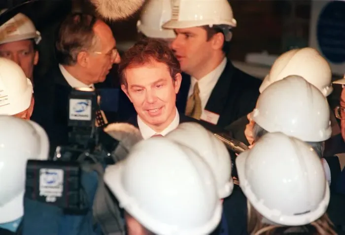 Framed Print : Tony Blair Prime Minister 4th March 1999 visiting Marconi Marine in Scotstoun in