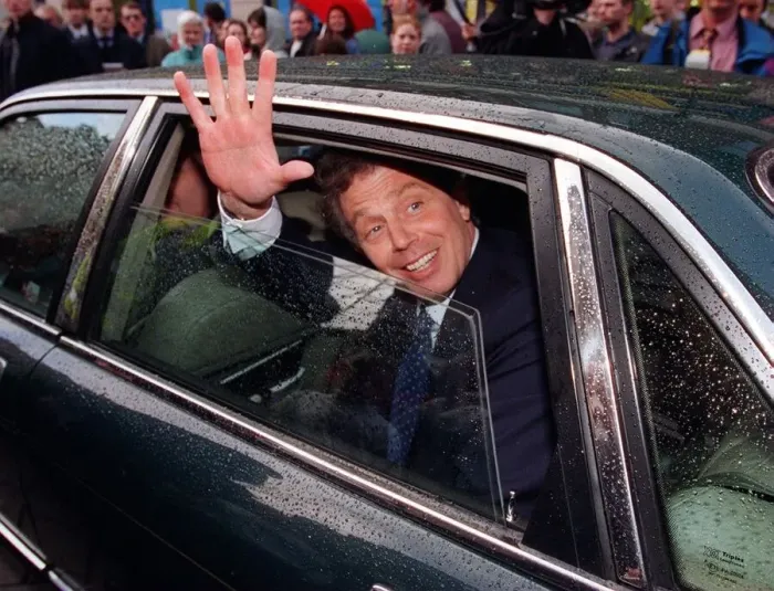 Framed Print : Tony Blair waving from inside car while in Stirling. 1990s Framed Print : Tony Blair waving from inside car while in Stirling. 1990s