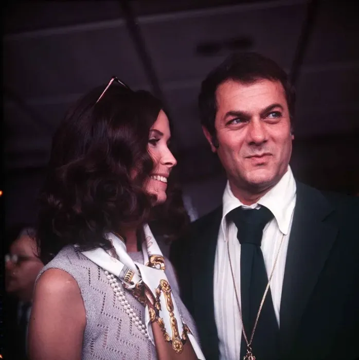 Framed Print : Tony Curtis in London with his wife Framed Print : Tony Curtis in London with his wife