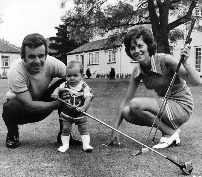 Framed Print : Tony Jacklin Golfer Shows young son Bradley the grip that won the US Open watched by his