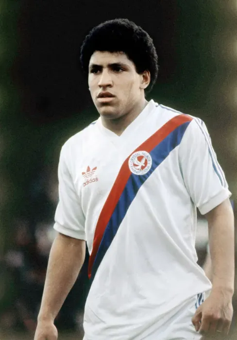Framed Print : Tony Sealey Crystal Palace football player 1979-1983, pictured circa March 1981
