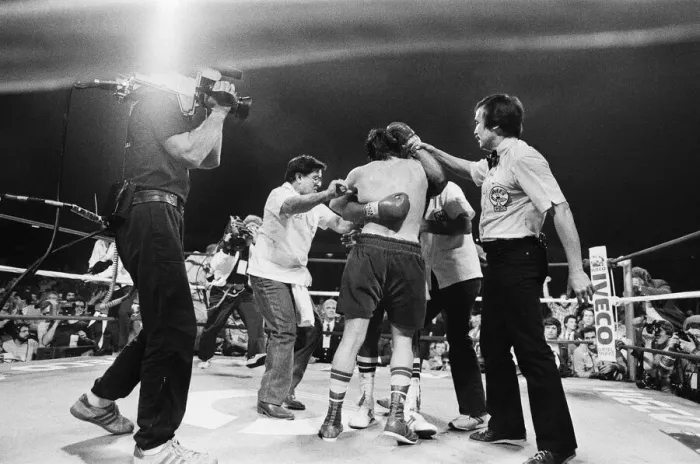 Framed Print : Tony Sibson relinquished his European and Commonwealth titles to ensure he got the right Framed Print : Tony Sibson relinquished his European and Commonwealth titles to ensure he got the right