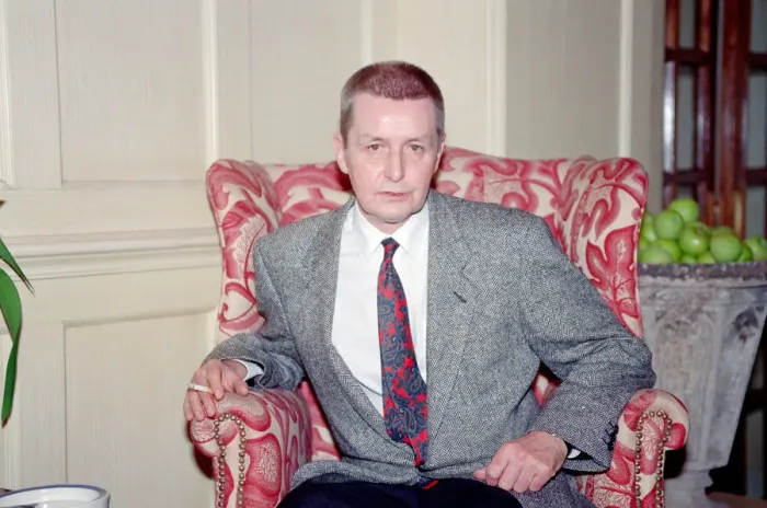 Framed Print : Tony Warren, creator of Coronation Street, pictured at home in 1991 Framed Print : Tony Warren, creator of Coronation Street, pictured at home in 1991