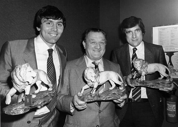 Topp football managers who picked up awards at a Football Writers Association lunch in