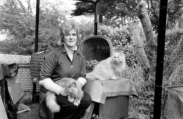 Torbay cat hotel girl Mrs. Marlene Harris in the garden of the hotels royal suite