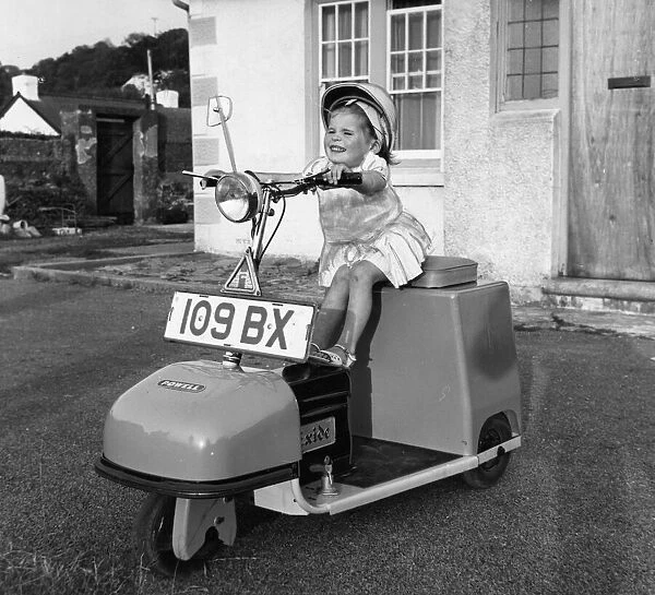 tOs childs play. So say the makers of the Sprog Roadster, a three - wheeled
