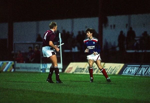 Tosh McKinlay in action for Dundee 1988