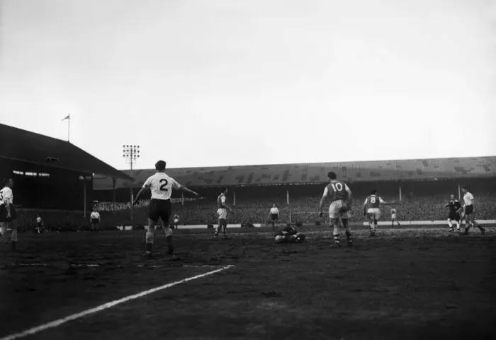 Framed Print : Tottenham 1-4 Arsenal, League Division One match at White Hart Lane