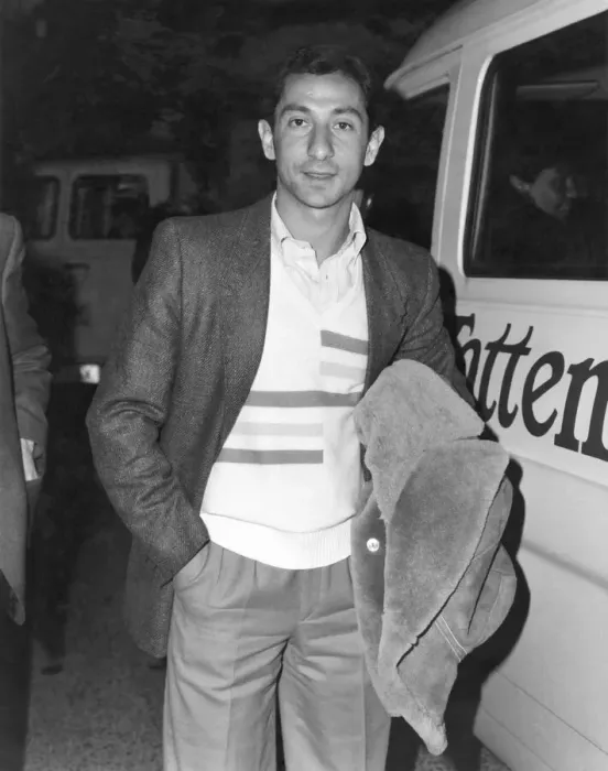 Framed Print : Tottenham Hostpur footballer Ossie Ardiles arrives at Heathrow