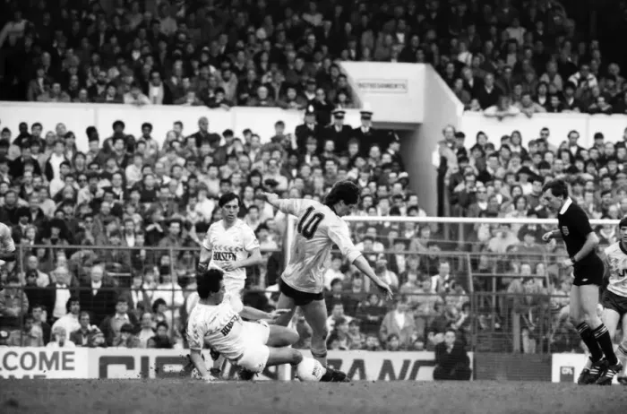 Framed Print : Tottenham Hotspur 1 v. Arsenal 0. Division One Football March 1986 LF19-05-084 Framed Print : Tottenham Hotspur 1 v. Arsenal 0. Division One Football March 1986 LF19-05-084