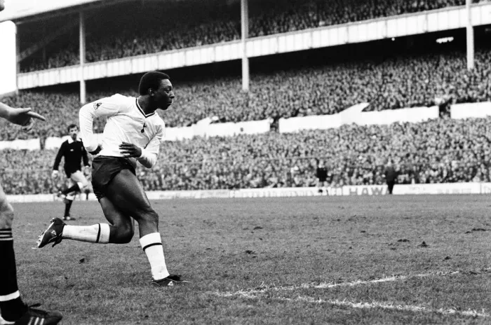 Framed Print : Tottenham Hotspur 2-0 Hull City, FA Fourth Round match at White Hart Lane Framed Print : Tottenham Hotspur 2-0 Hull City, FA Fourth Round match at White Hart Lane