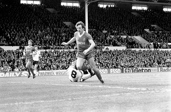 Tottenham Hotspur 2 v. Liverpool 0. March 1980 LF02-18-157 Local Caption Division