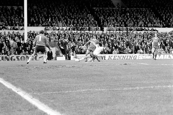Tottenham Hotspur 2 v. Liverpool 0. March 1980 LF02-18-034 Local Caption Division