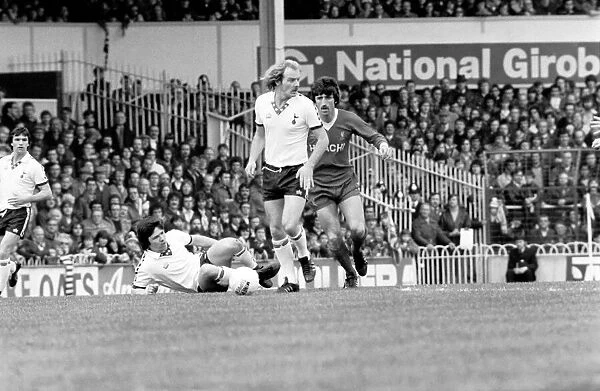 Tottenham Hotspur 2 v. Liverpool 0. March 1980 LF02-18-031 Local Caption Division