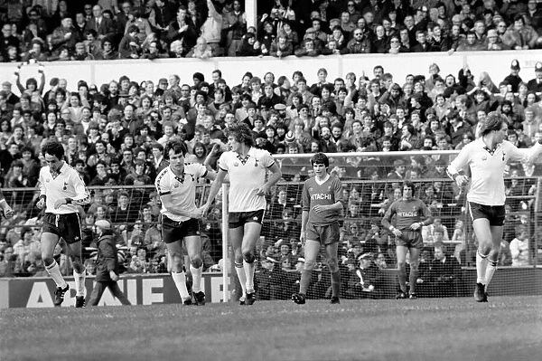Tottenham Hotspur 2 v. Liverpool 0. March 1980 LF02-18-133 Local Caption Division