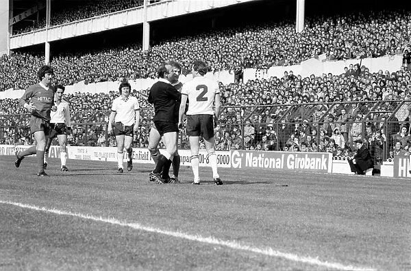 Tottenham Hotspur 2 v. Liverpool 0. March 1980 LF02-18-128 Local Caption Division