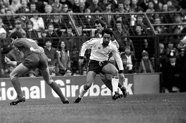 Tottenham Hotspur 2 v. Liverpool 0. March 1980 LF02-18-109 Local Caption Division