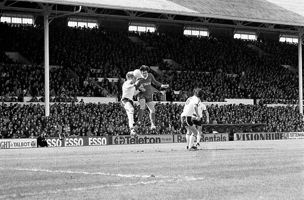 Tottenham Hotspur 2 v. Liverpool 0. March 1980 LF02-18-094 Local Caption Division