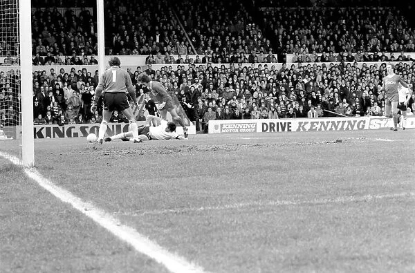 Tottenham Hotspur 2 v. Liverpool 0. March 1980 LF02-18-033 Local Caption Division