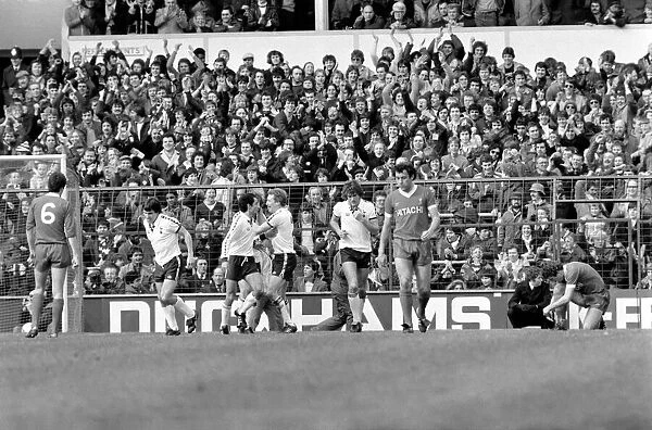 Tottenham Hotspur 2 v. Liverpool 0. March 1980 LF02-18-102 Local Caption Division