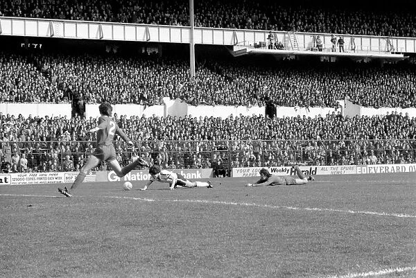 Tottenham Hotspur 2 v. Liverpool 0. March 1980 LF02-18-056 Local Caption Division