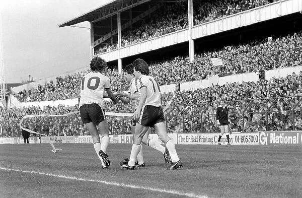 Tottenham Hotspur 2 v. Liverpool 0. March 1980 LF02-18-143 Local Caption Division