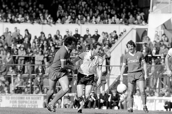 Tottenham Hotspur 2 v. Liverpool 0. March 1980 LF02-18-021 Local Caption Division