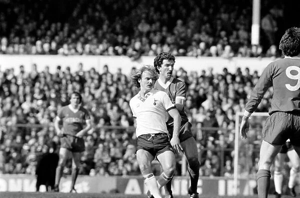 Tottenham Hotspur 2 v. Liverpool 0. March 1980 LF02-18-139 Local Caption Division
