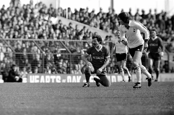 Tottenham Hotspur 2 v. Liverpool 0. March 1980 LF02-18-136 Local Caption Division