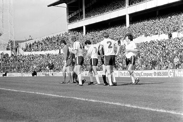 Tottenham Hotspur 2 v. Liverpool 0. March 1980 LF02-18-130 Local Caption Division