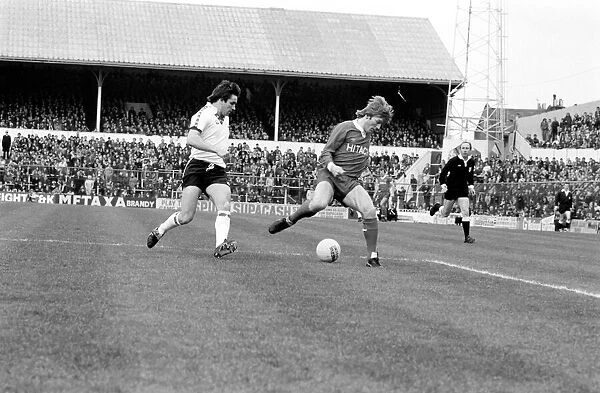Tottenham Hotspur 2 v. Liverpool 0. March 1980 LF02-18-038 Local Caption Division