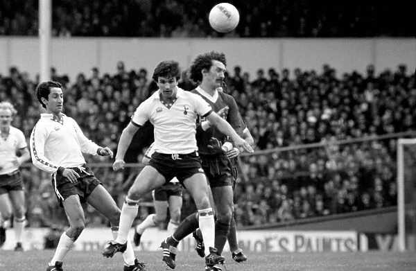 Tottenham Hotspur 2 v. Liverpool 0. March 1980 LF02-18-118 Local Caption Division
