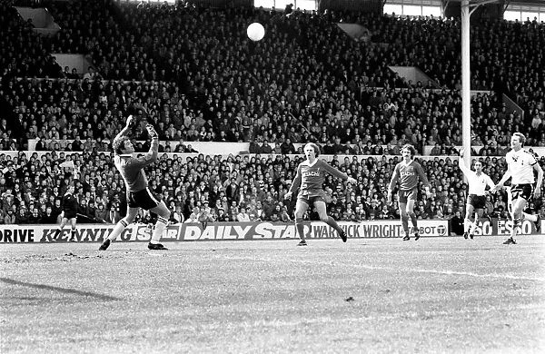 Tottenham Hotspur 2 v. Liverpool 0. March 1980 LF02-18-082 Local Caption Division