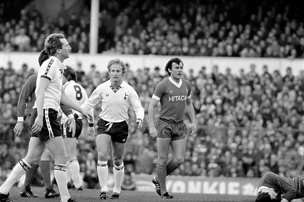 Tottenham Hotspur 2 v. Liverpool 0. March 1980 LF02-18-010 Local Caption Division