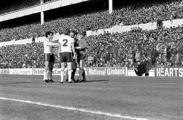 Tottenham Hotspur 2 v. Liverpool 0. March 1980 LF02-18-126 Local Caption Division
