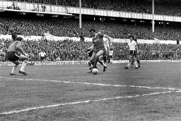 Tottenham Hotspur 2 v. Liverpool 0. March 1980 LF02-18-042 Local Caption Division