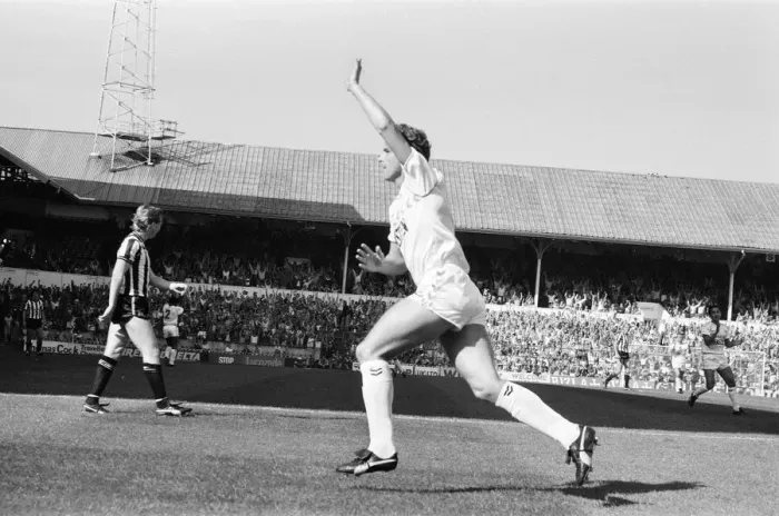 Framed Print : Tottenham Hotspur 5-1 Newcastle, League match at White Hart Lane Framed Print : Tottenham Hotspur 5-1 Newcastle, League match at White Hart Lane