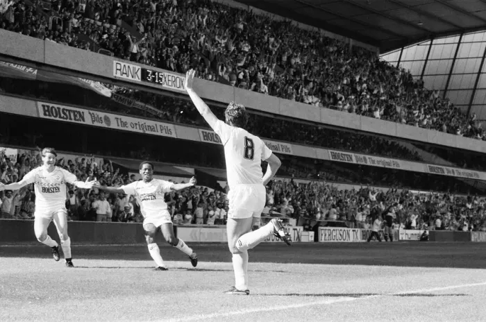 Framed Print : Tottenham Hotspur 5-1 Newcastle, League match at White Hart Lane