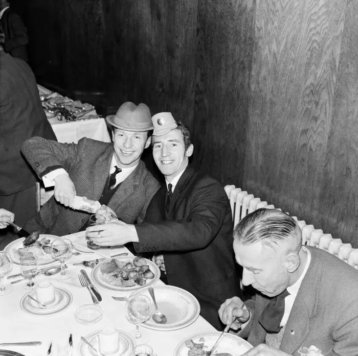 Framed Print : Tottenham Hotspur Christmas Party 19th December 1961. Cliff Jones (centre