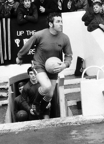 Tottenham Hotspur v Derby County Dave MacKay comes on tothe field for Derby