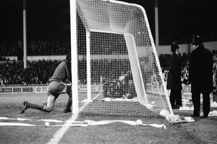 Framed Print : Tottenham Hotspur v Doncaster Rovers league cup quarter final match at White Hart Lane Framed Print : Tottenham Hotspur v Doncaster Rovers league cup quarter final match at White Hart Lane