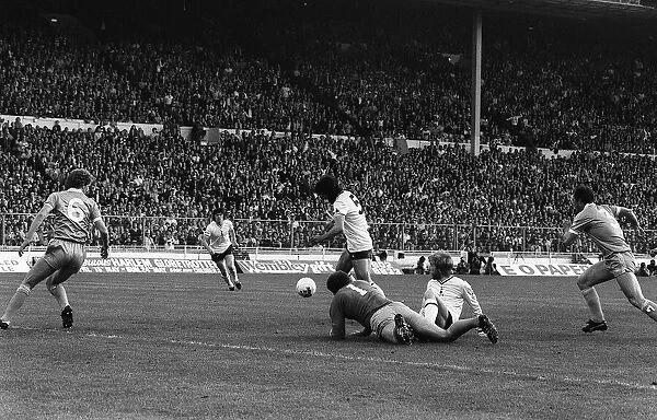 Tottenham Hotspur v Manchester City in the FA Cup Final Replay at Wembley May1981