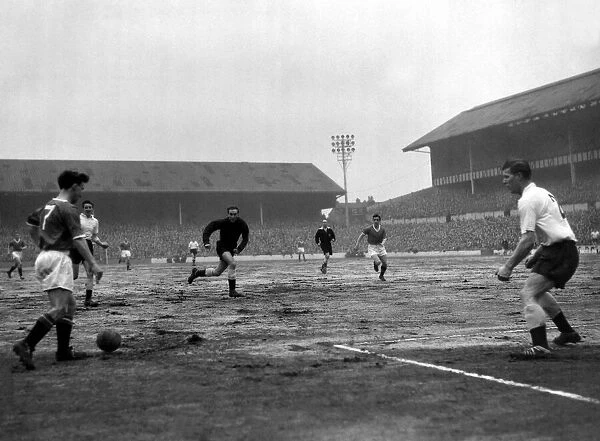 Tottenham Hotspur v Manchester United-action during the game February 1959