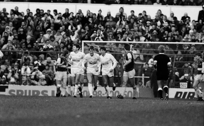Framed Print : Tottenham Hotspur v Scunthorpe United FA Cup match at White Hart Lane January 1987