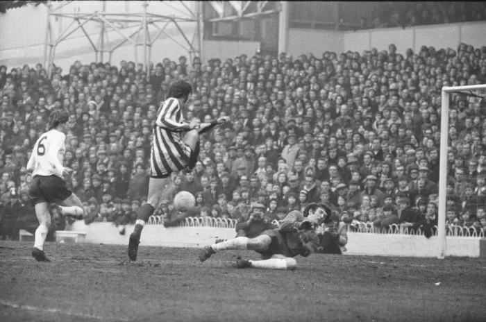Framed Print : Tottenham v Southhampton. Leauge match 16th Jan 1971 Mick Channon scores goal