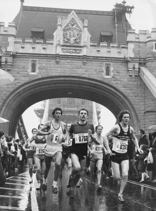 Framed Print : Tower Bridge the half way mark in the 1981 London Marathon April 1981 Framed Print : Tower Bridge the half way mark in the 1981 London Marathon April 1981