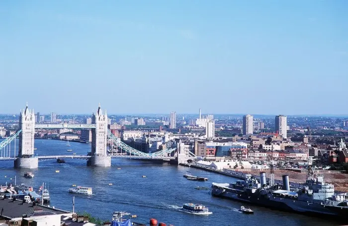 Framed Print : Tower Bridge in London