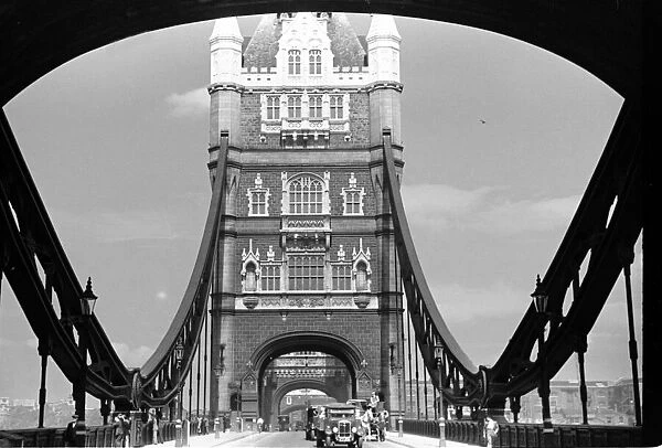 Tower Bridge, London. August 1939 L148